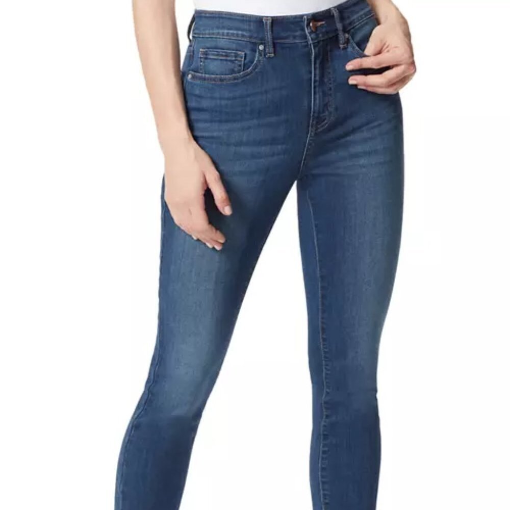 Frayed‎ High Rise Skinny Jeans
